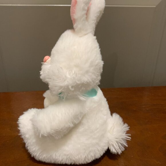Hallmark 2021 Annual White Plush Easter Bunny Stuffed Animal EUC - Picture 3 of 7